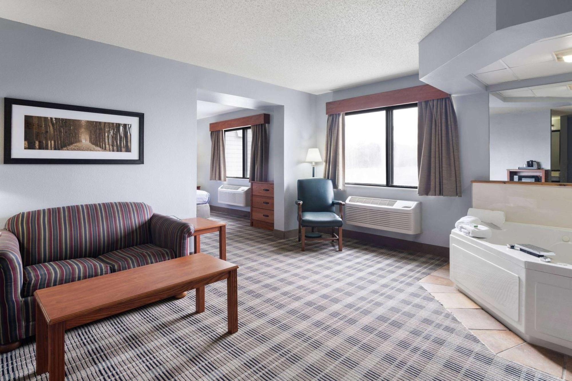 Americinn By Wyndham Stuart Exterior foto