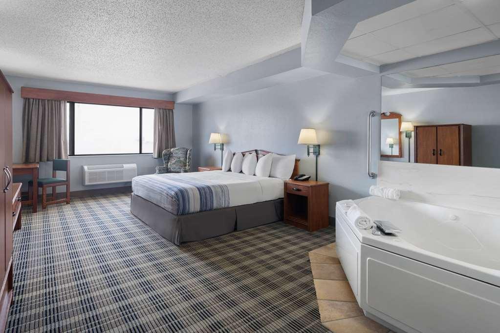Americinn By Wyndham Stuart Habitación foto