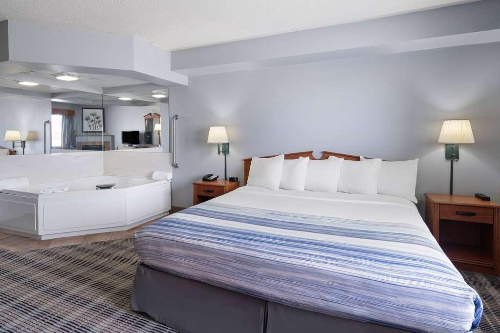 Americinn By Wyndham Stuart Habitación foto