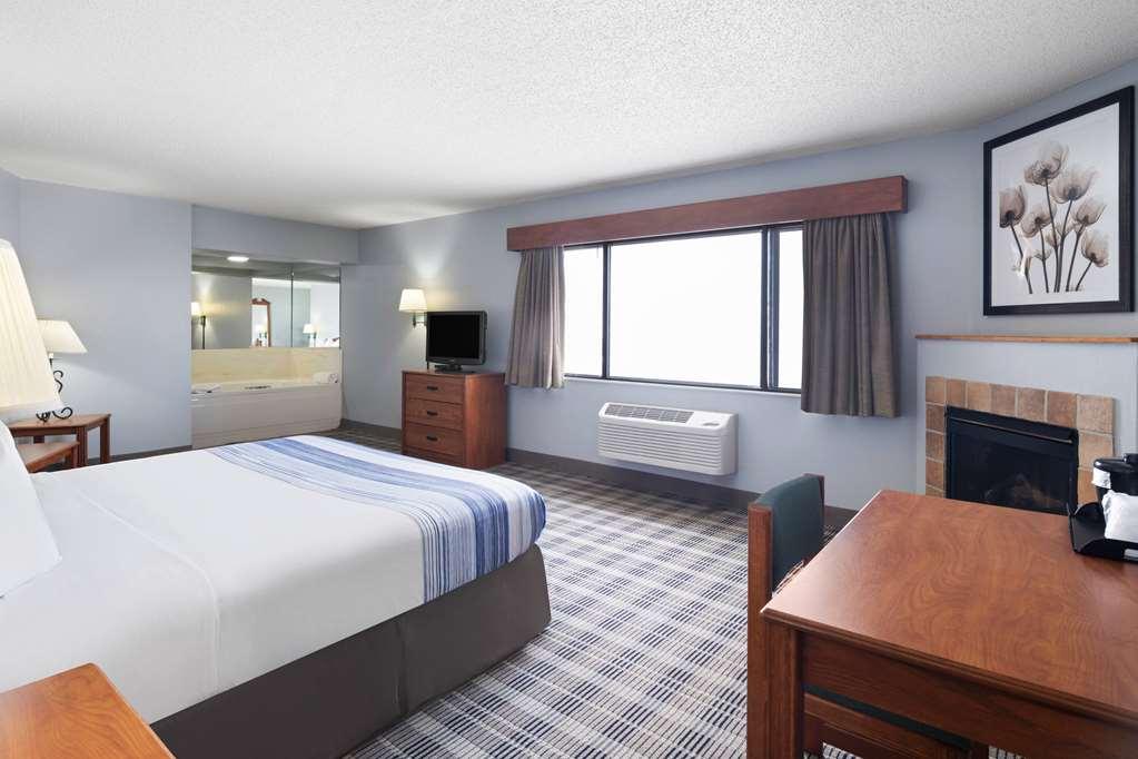 Americinn By Wyndham Stuart Habitación foto